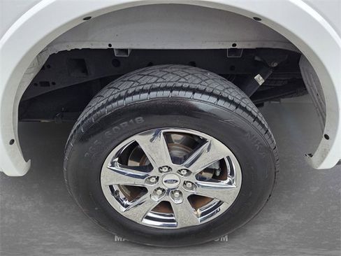 Used 2018 Ford F150 Lariat w/ Equipment Group 502A Luxury image 4