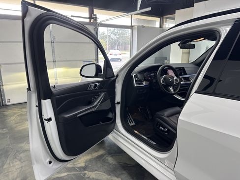 Used 2020 BMW X5 M50i AWD/4WD image 8