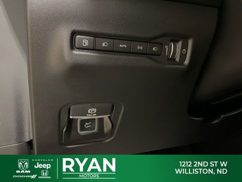 New 2026 Jeep Cherokee Overland w/ Advanced Pro Tech Group AWD/4WD image 39