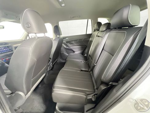 Used 2022 Volkswagen Tiguan SE AWD/4WD image 22