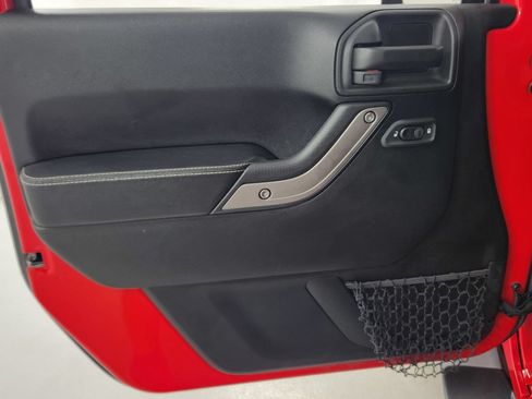 Used 2018 Jeep Wrangler Sport AWD/4WD image 16