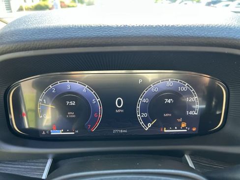 Used 2023 Jeep Wagoneer Series III w/ Premium Group I AWD/4WD image 19