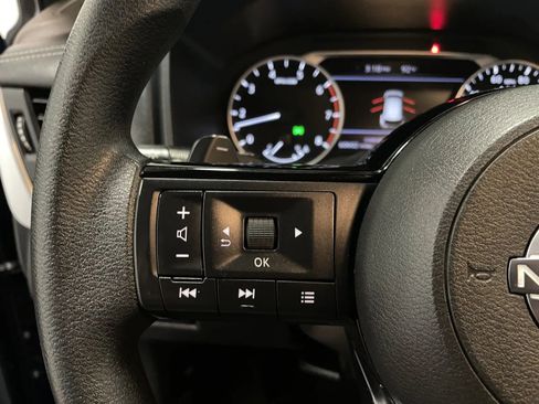 Used 2023 Nissan Rogue SV image 18