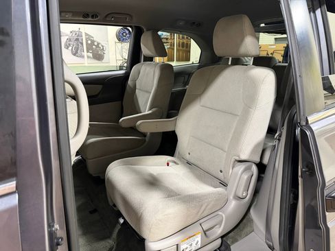 Used 2016 Honda Odyssey LX image 19