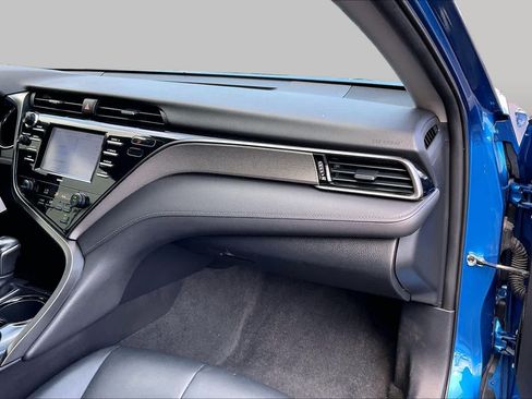 Used 2020 Toyota Camry SE w/ Carpet Mat Package FWD image 18