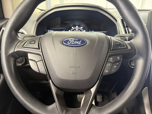 Used 2024 Ford Edge SE image 25