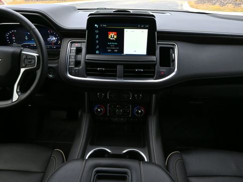 Used 2024 Chevrolet Suburban Premier w/ Premium Package 2 image 16