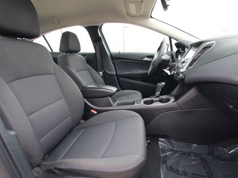 Used 2018 Chevrolet Cruze LT w/ LT Fleet Convenience Package image 8