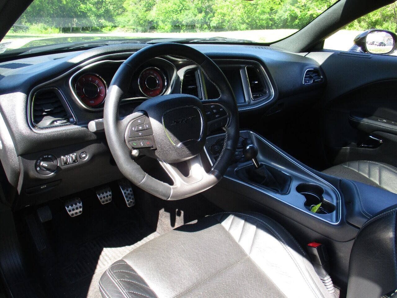 Used 2016 Dodge Challenger SRT Hellcat RWD image 9