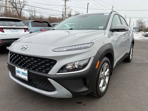 Used 2023 Hyundai Kona SEL image 3