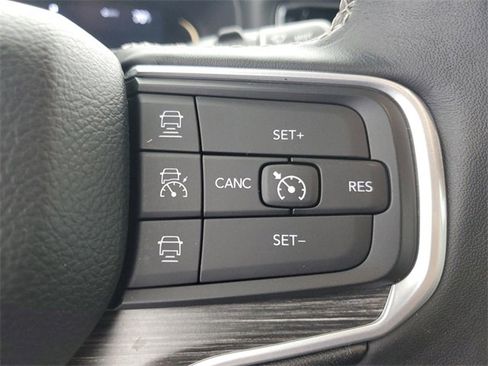 Used 2024 Jeep Wagoneer L Series II w/ Flexible Seating Group image 23