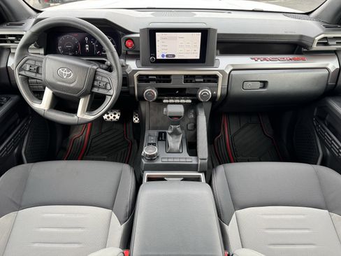 Used 2025 Toyota Tacoma TRD Sport image 22