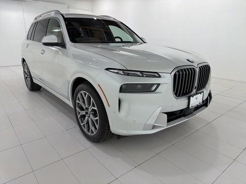 Certified 2024 BMW X7 xDrive40i image 7