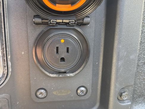 Used 2024 Ford Maverick Lariat image 25