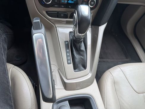 Used 2012 Ford Focus SEL FWD image 21