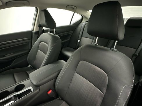 Used 2024 Nissan Altima 2.5 S image 9