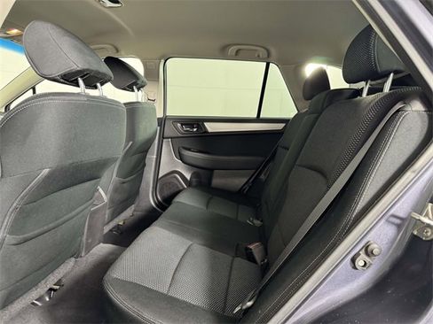 Used 2017 Subaru Outback 2.5i Premium image 31