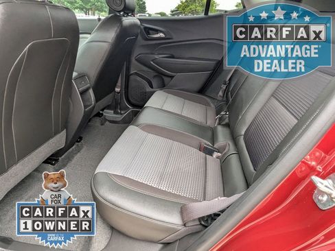 Certified 2025 Chevrolet Trax LT w/ LT Convenience Package FWD image 16