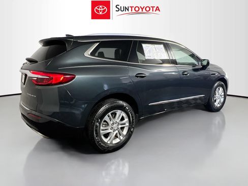 Used 2018 Buick Enclave Essence w/ Trailering Package FWD image 4