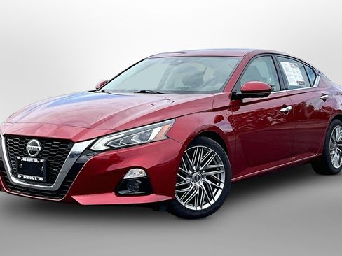 Used 2019 Nissan Altima 2.0 Edition One FWD image 13