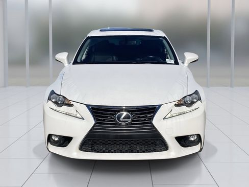 Used 2016 Lexus IS 200t image 9