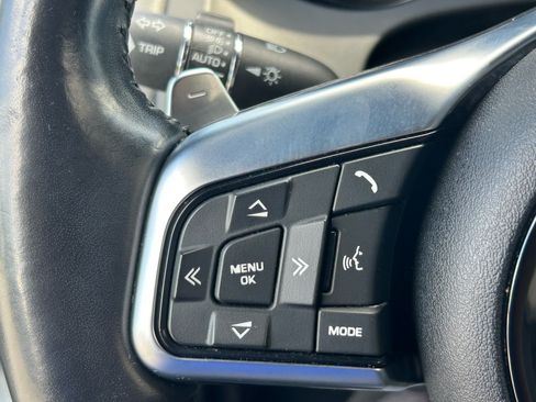 Used 2019 Jaguar F-TYPE Coupe RWD image 22