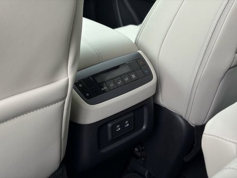 New 2026 Nissan Pathfinder SL image 25