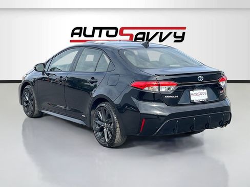 Used 2025 Toyota Corolla SE w/ SE Premium Package AWD/4WD image 5