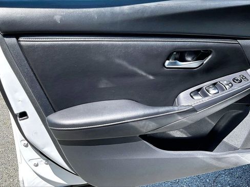 Used 2024 Nissan Sentra SV FWD image 25