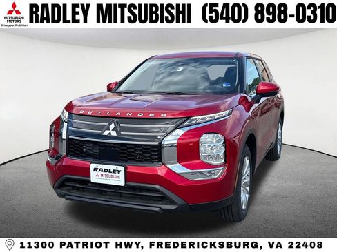 New 2026 Mitsubishi Outlander ES image 1