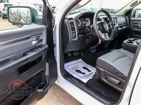 Used 2024 RAM 1500 Classic SLT image 21