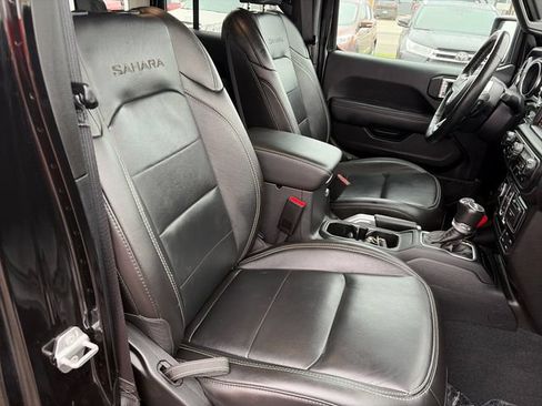 Used 2023 Jeep Wrangler Unlimited Sahara w/ Cold Weather Group AWD/4WD image 36