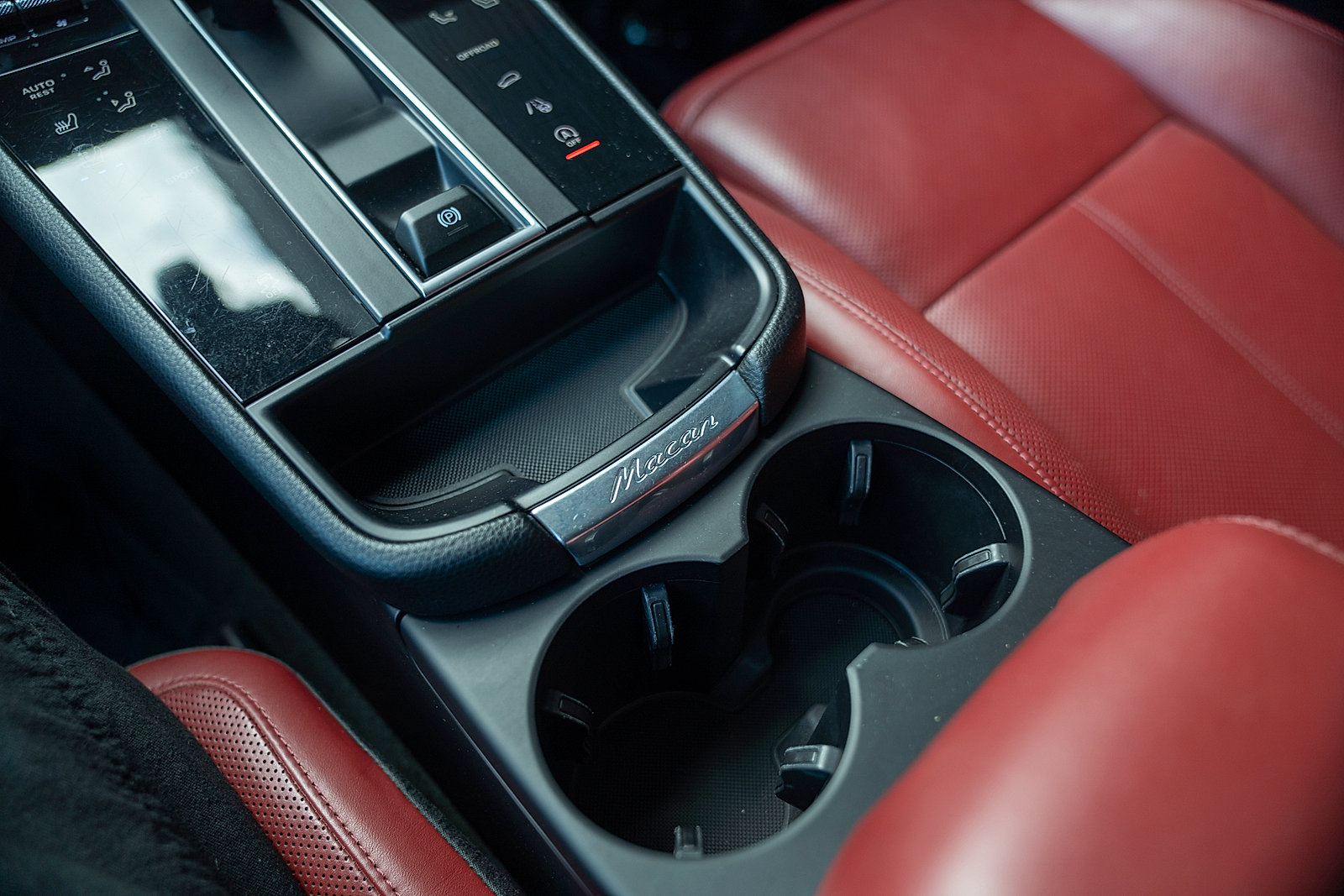Certified 2023 Porsche Macan AWD/4WD image 15