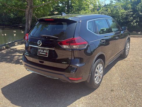 Used 2020 Nissan Rogue S AWD/4WD image 5