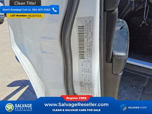 Used 2016 Jeep Cherokee Latitude w/ Comfort/Convenience Group image 17