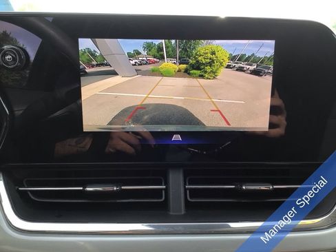 Used 2025 Chevrolet Trax LT FWD image 27