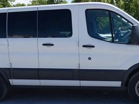 Used 2018 Ford Transit 150 XL RWD image 9