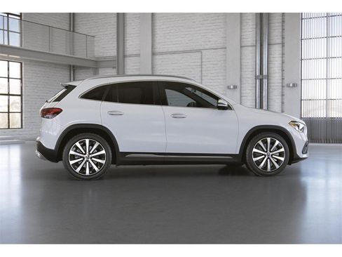 Used 2022 Mercedes-Benz GLA 250 4MATIC image 18