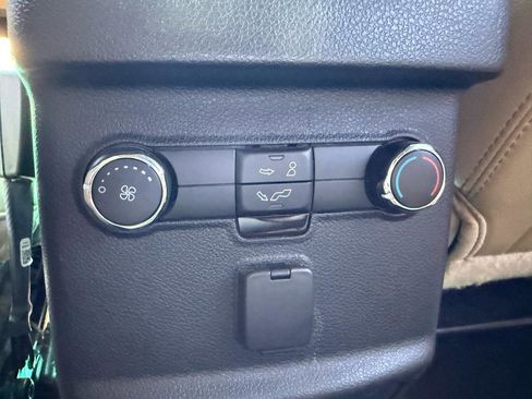 Used 2016 Ford Explorer XLT w/ Equipment Group 202A image 7