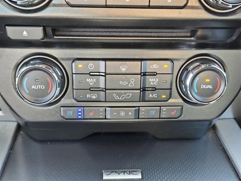 Used 2015 Ford F150 Lariat image 17