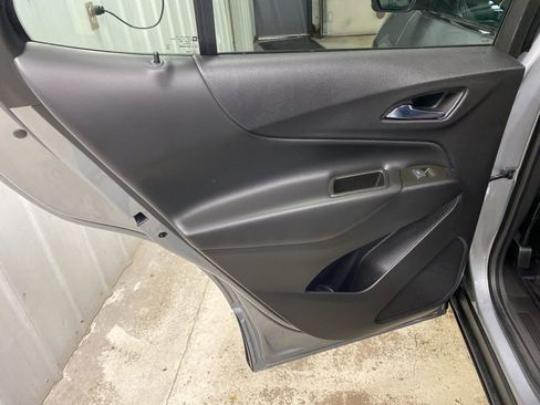 Used 2023 Chevrolet Equinox LT image 25