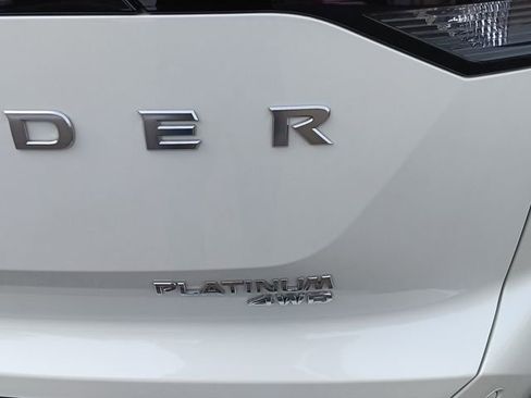 Used 2023 Nissan Pathfinder Platinum image 6