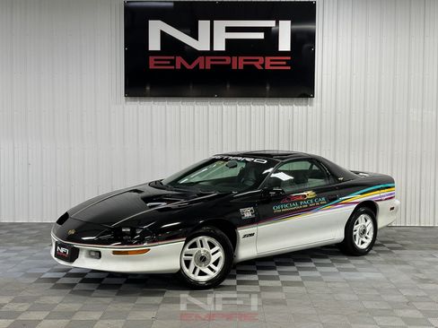 Used 1993 Chevrolet Camaro Z28 RWD image 1
