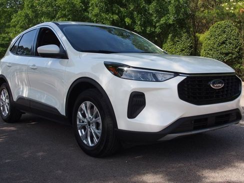 Certified 2023 Ford Escape Active w/ Tech Pack #2 FWD image 1