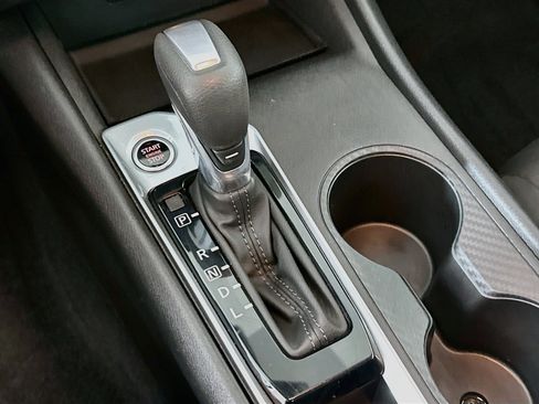 Used 2025 Nissan Altima 2.5 SV FWD image 24