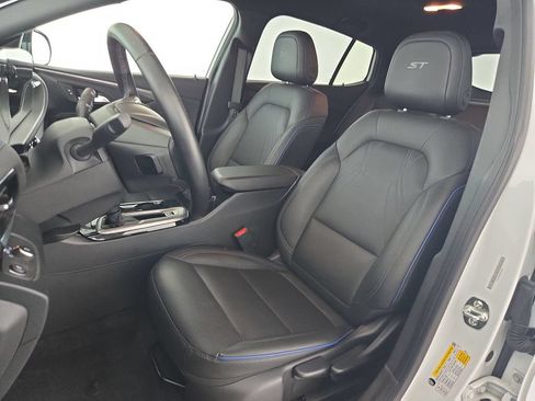 Used 2025 Buick Envista Sport Touring FWD image 24