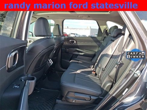 Used 2025 Kia Sorento S w/ Panoramic Sunroof Package image 10