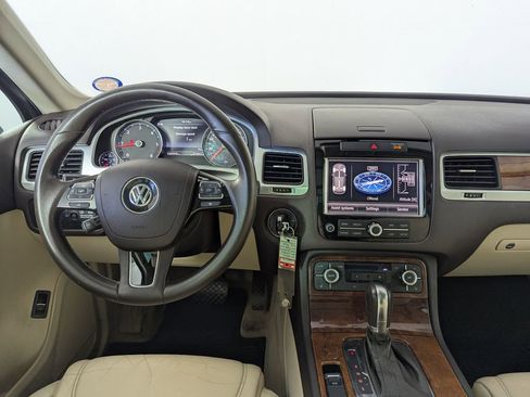 Used 2012 Volkswagen Touareg Sport AWD/4WD image 6