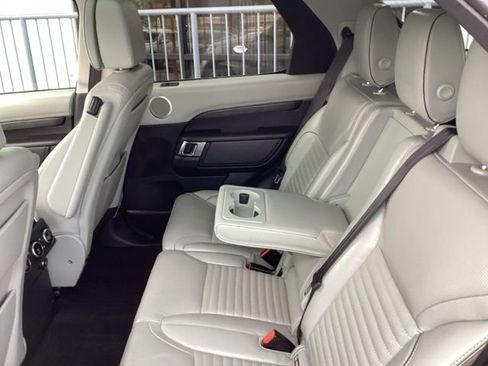 Used 2019 Land Rover Discovery HSE Luxury image 36