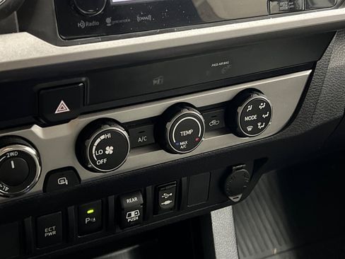 Used 2019 Toyota Tacoma SR5 image 18